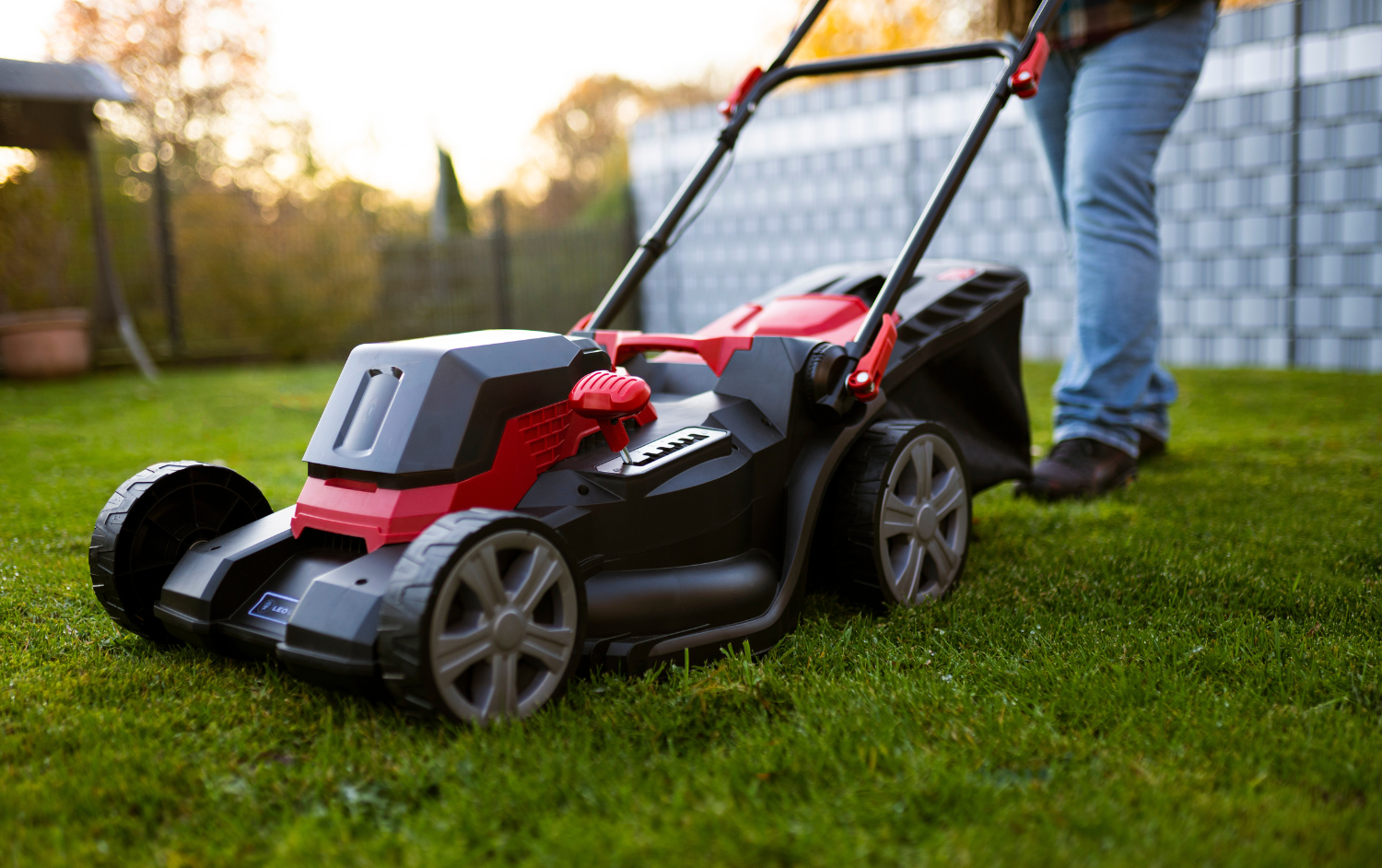 Die Top 3 der innovativsten Gartengeräte von LEO Garden: Wie sie deine Gartenarbeit revolutionieren